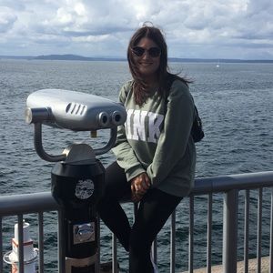 Meet your Posher, Christal